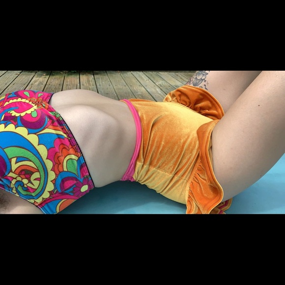 Solstice Intimates Ruffle Shorties - Picture 6 of 9